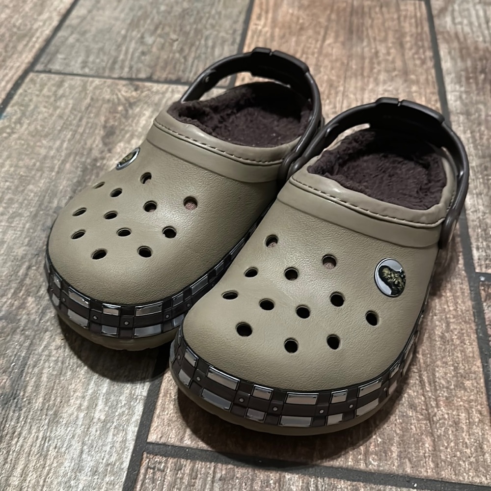 EUC Crocs Star Wars Chewbacca Lined Clogs